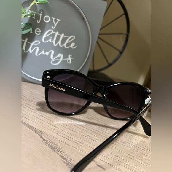 New Max Mara Sunglasses - Picture 4 of 5